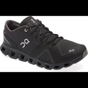 Gently owned ON Cloud X Training Shoe - Mens size 8.5